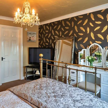 Finest Retreats - Harvest Moon Newquay (Cornwall)
