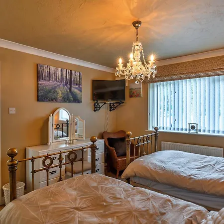 Finest Retreats - Harvest Moon